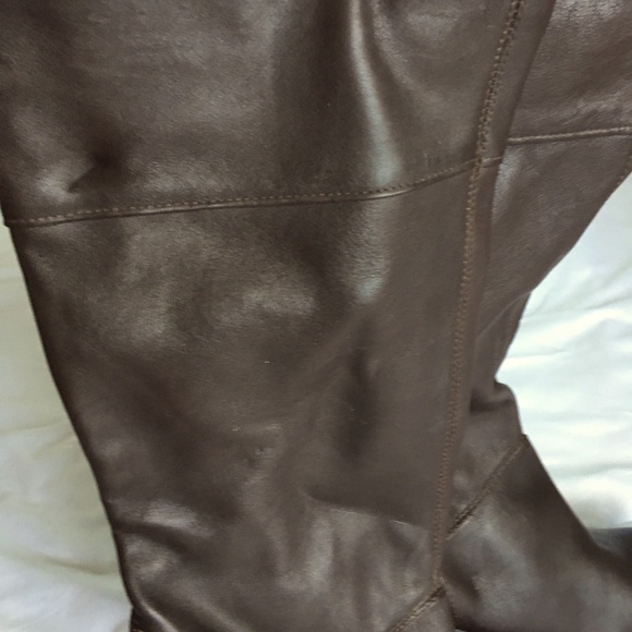 Vintage beautiful dark brown genuine leather stiletto boots. - Picture 3 of 8